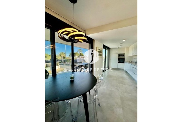 Resale - Apartment / flat -
Dehesa de Campoamor - Costa Blanca