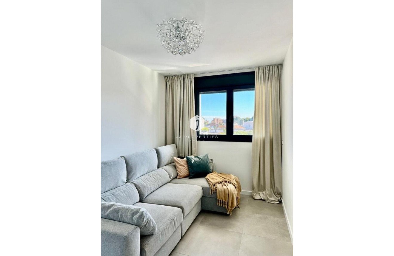 Resale - Apartment / flat -
Dehesa de Campoamor - Costa Blanca
