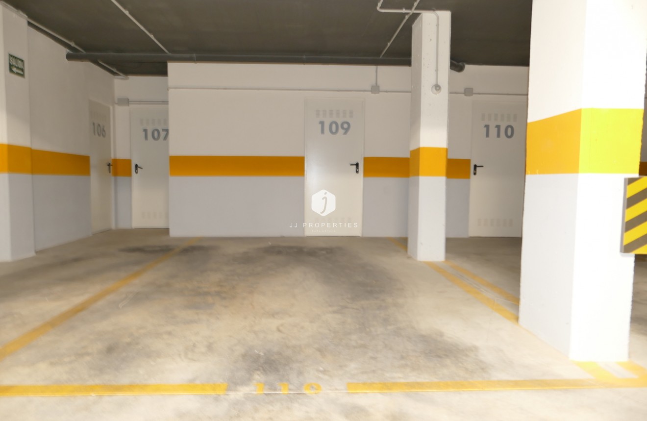 Resale - Apartment / flat -
Dehesa de Campoamor - Costa Blanca