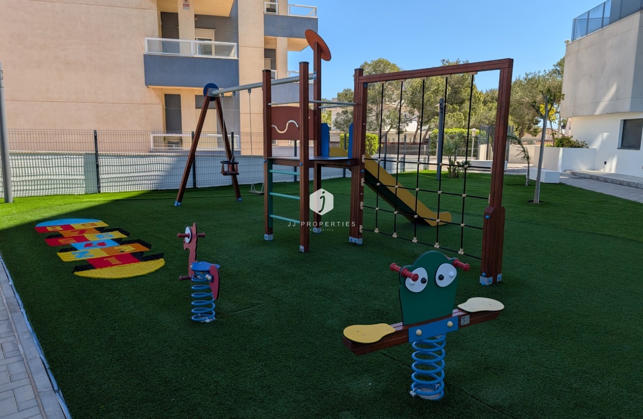 Resale - Apartment / flat -
Dehesa de Campoamor - Costa Blanca