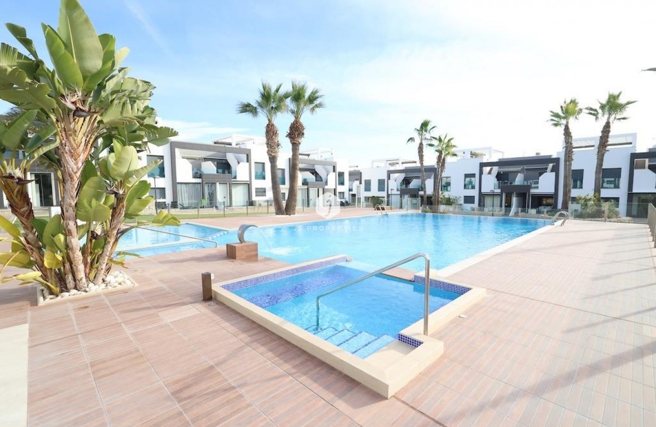 D'occasion - Bungalow -
Orihuela Costa - Costa Blanca