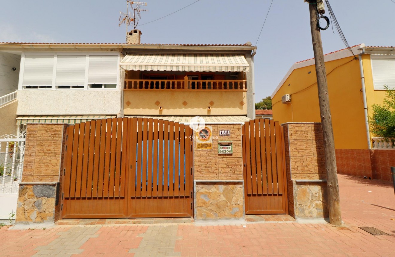 Tweedehands - Chalet -
Torrevieja - Playa de los Naufragos