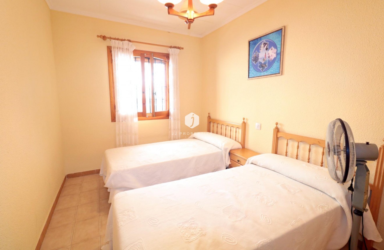 Tweedehands - Chalet -
Torrevieja - Playa de los Naufragos