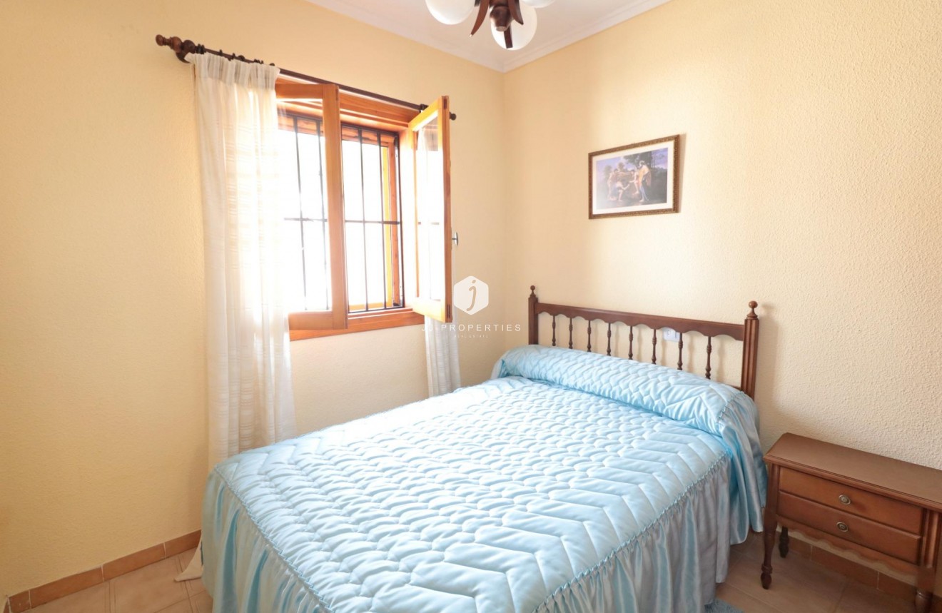 Tweedehands - Chalet -
Torrevieja - Playa de los Naufragos
