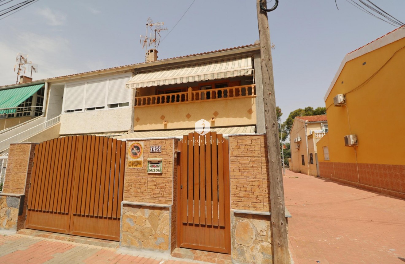 Tweedehands - Chalet -
Torrevieja - Playa de los Naufragos