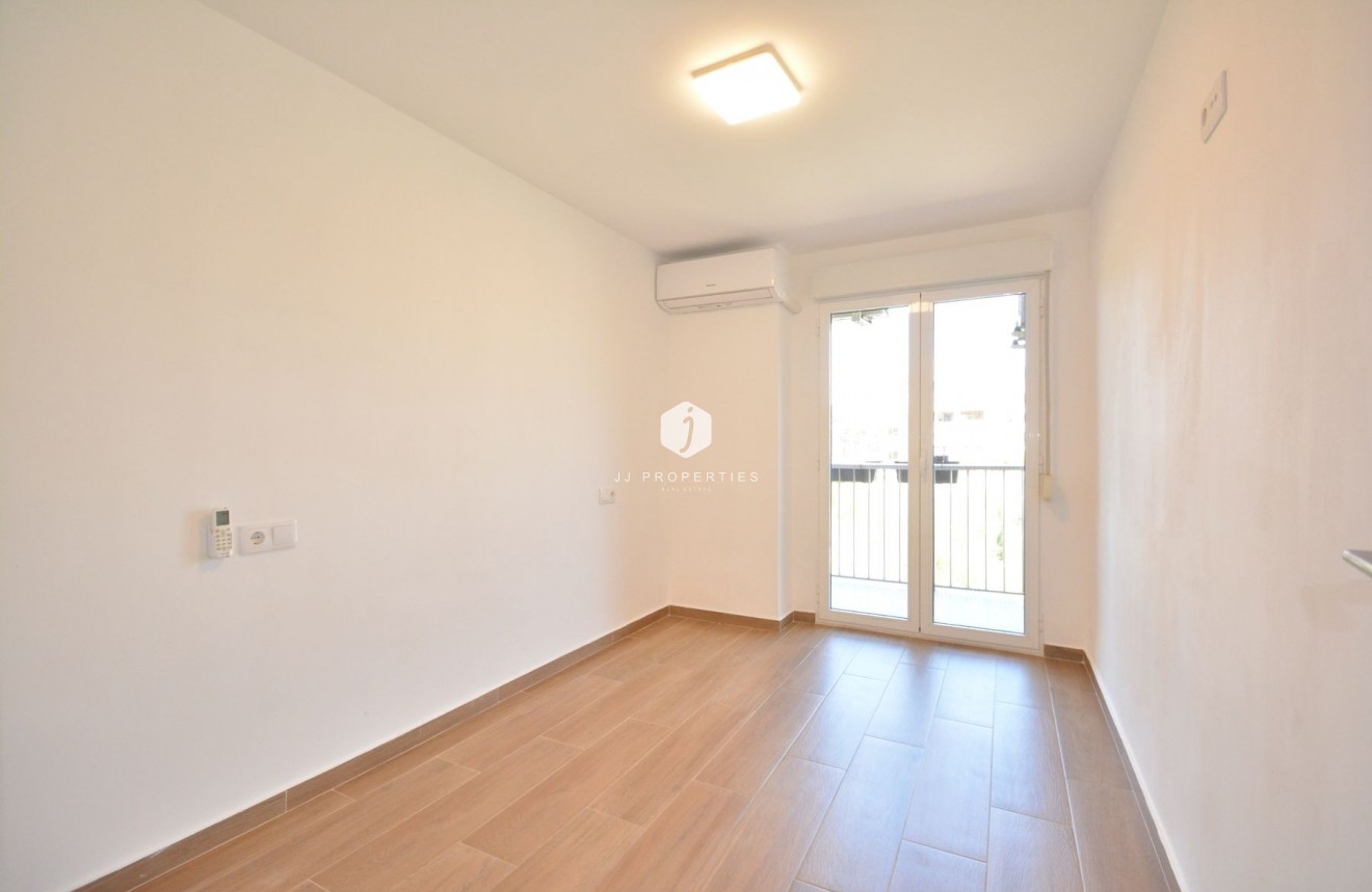 Resale - Apartment / flat -
Guardamar del Segura - Costa Blanca