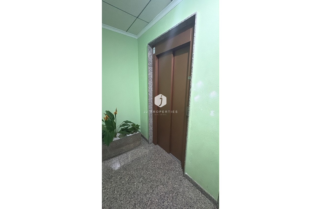Resale - Apartment / flat -
Torrevieja - Costa Blanca