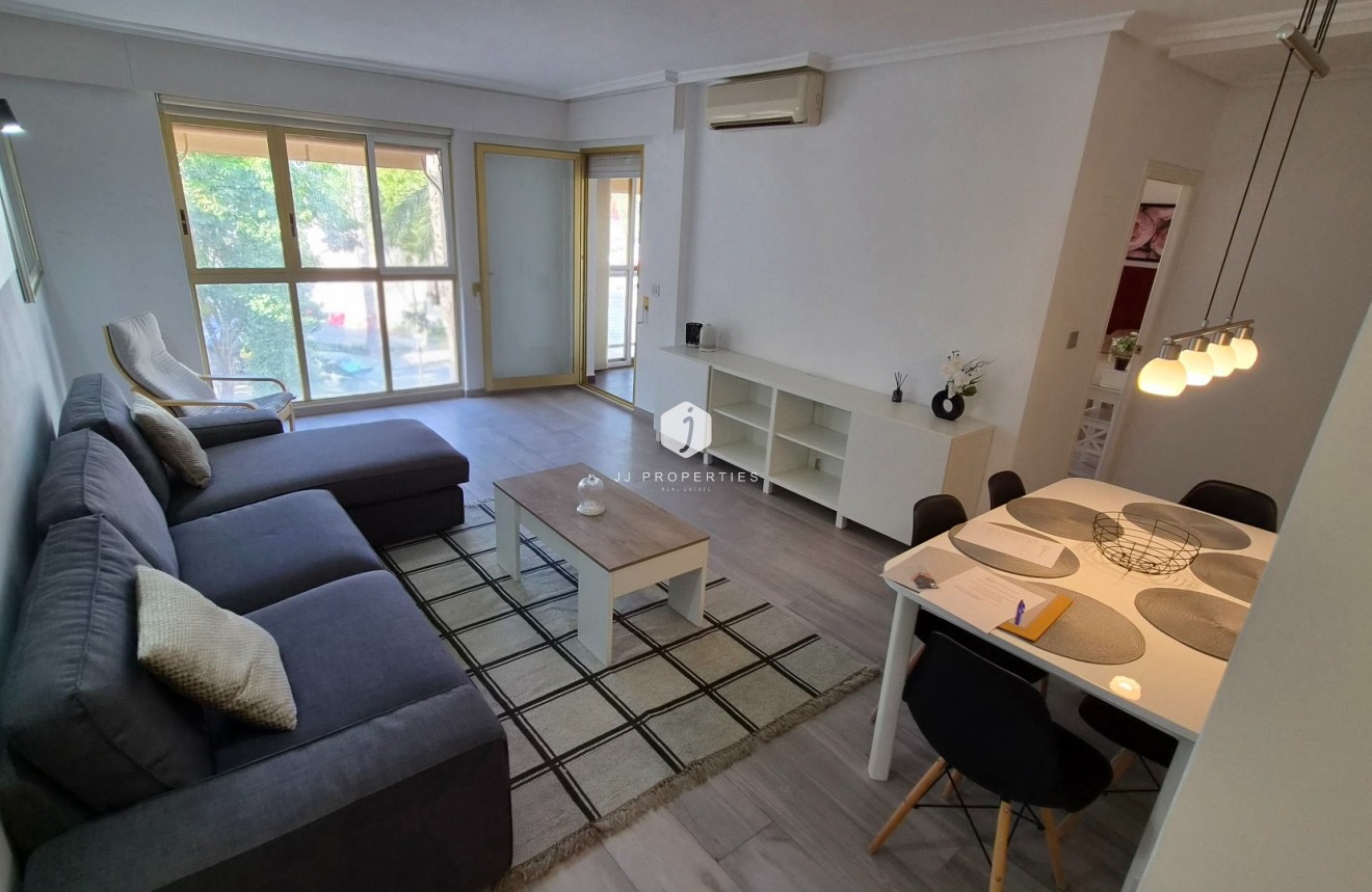 Z drugiej ręki - Mieszkanie w bloku -
Torrevieja - Costa Blanca