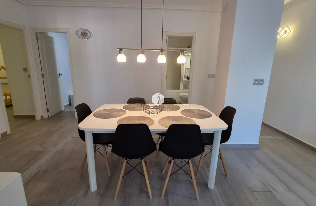 Z drugiej ręki - Mieszkanie w bloku -
Torrevieja - Costa Blanca
