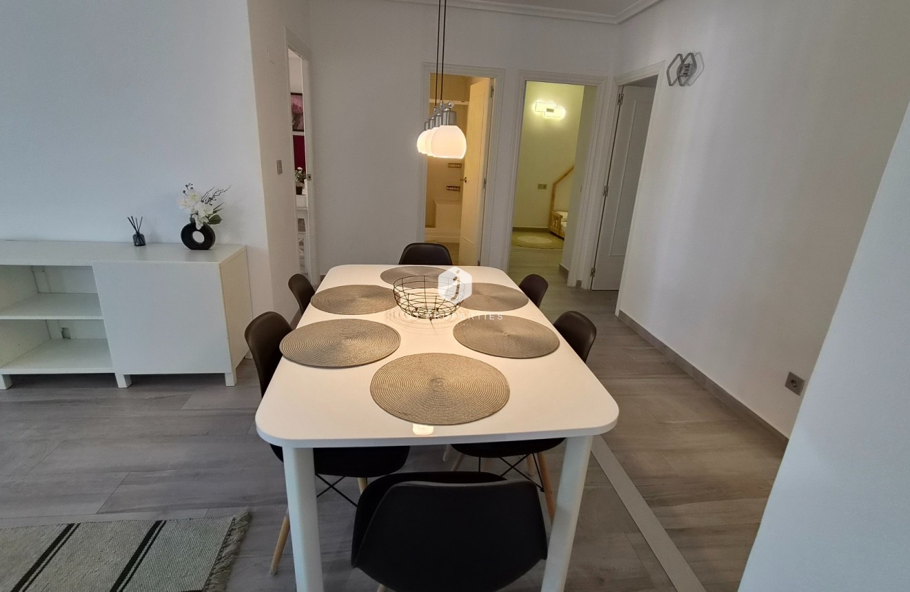 Z drugiej ręki - Mieszkanie w bloku -
Torrevieja - Costa Blanca