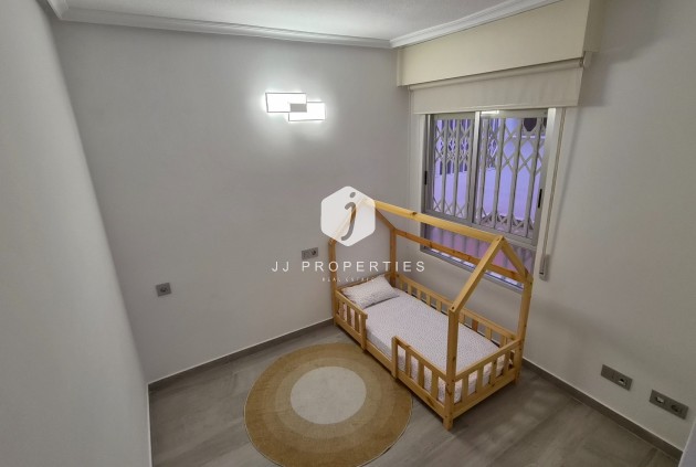 Z drugiej ręki - Mieszkanie w bloku -
Torrevieja - Costa Blanca