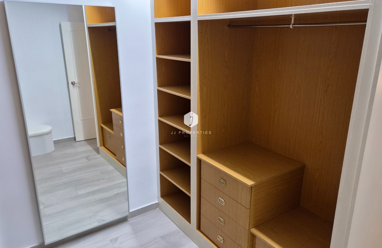 Z drugiej ręki - Mieszkanie w bloku -
Torrevieja - Costa Blanca