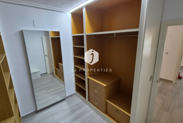 Z drugiej ręki - Mieszkanie w bloku -
Torrevieja - Costa Blanca