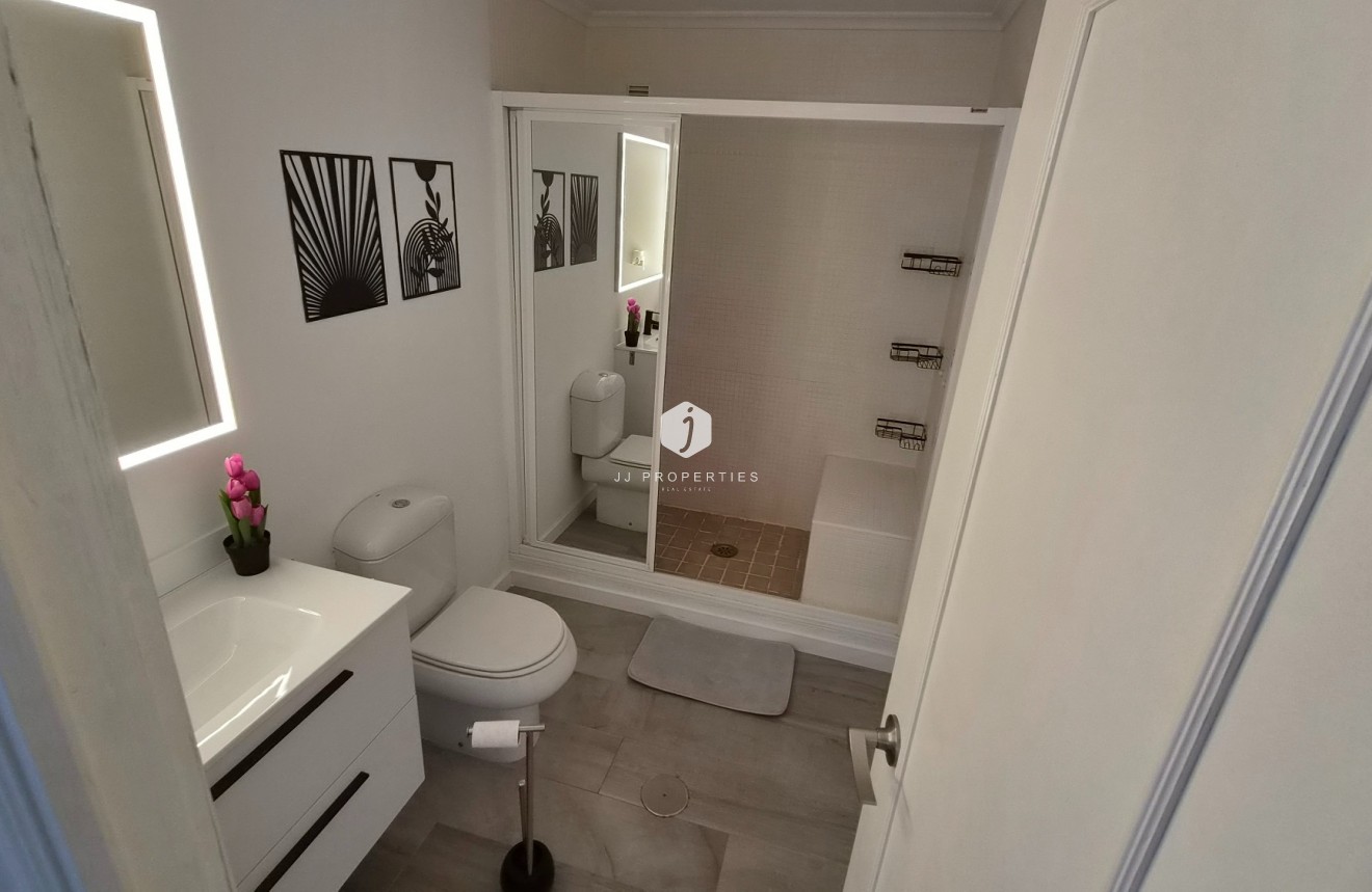 Z drugiej ręki - Mieszkanie w bloku -
Torrevieja - Costa Blanca