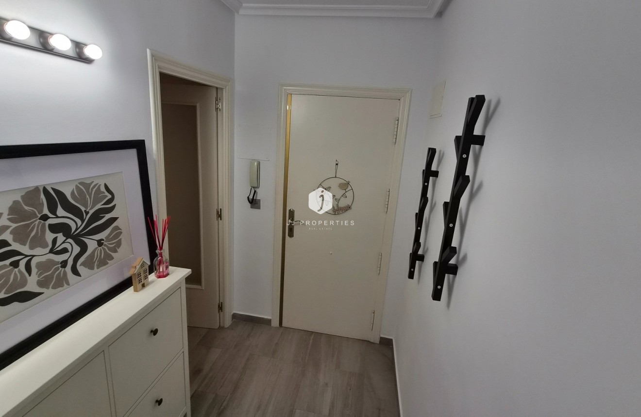 Z drugiej ręki - Mieszkanie w bloku -
Torrevieja - Costa Blanca