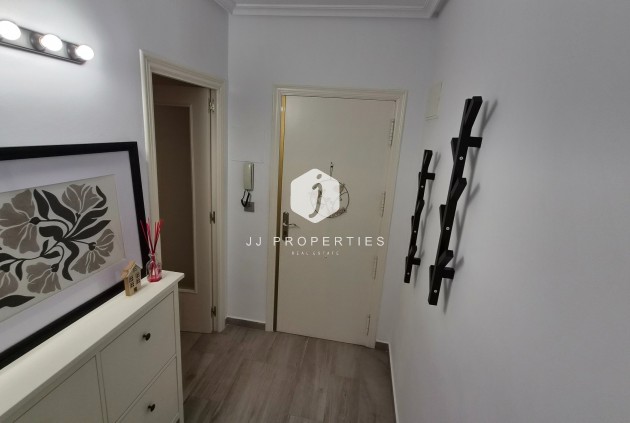 Z drugiej ręki - Mieszkanie w bloku -
Torrevieja - Costa Blanca