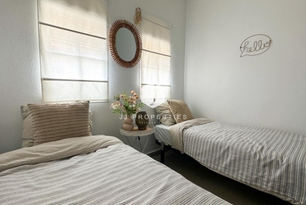 Aus zweiter Hand - Bungalow -
Orihuela Costa - Costa Blanca