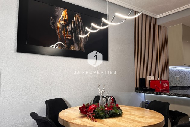 Resale - Apartment / flat -
Torrevieja - Costa Blanca