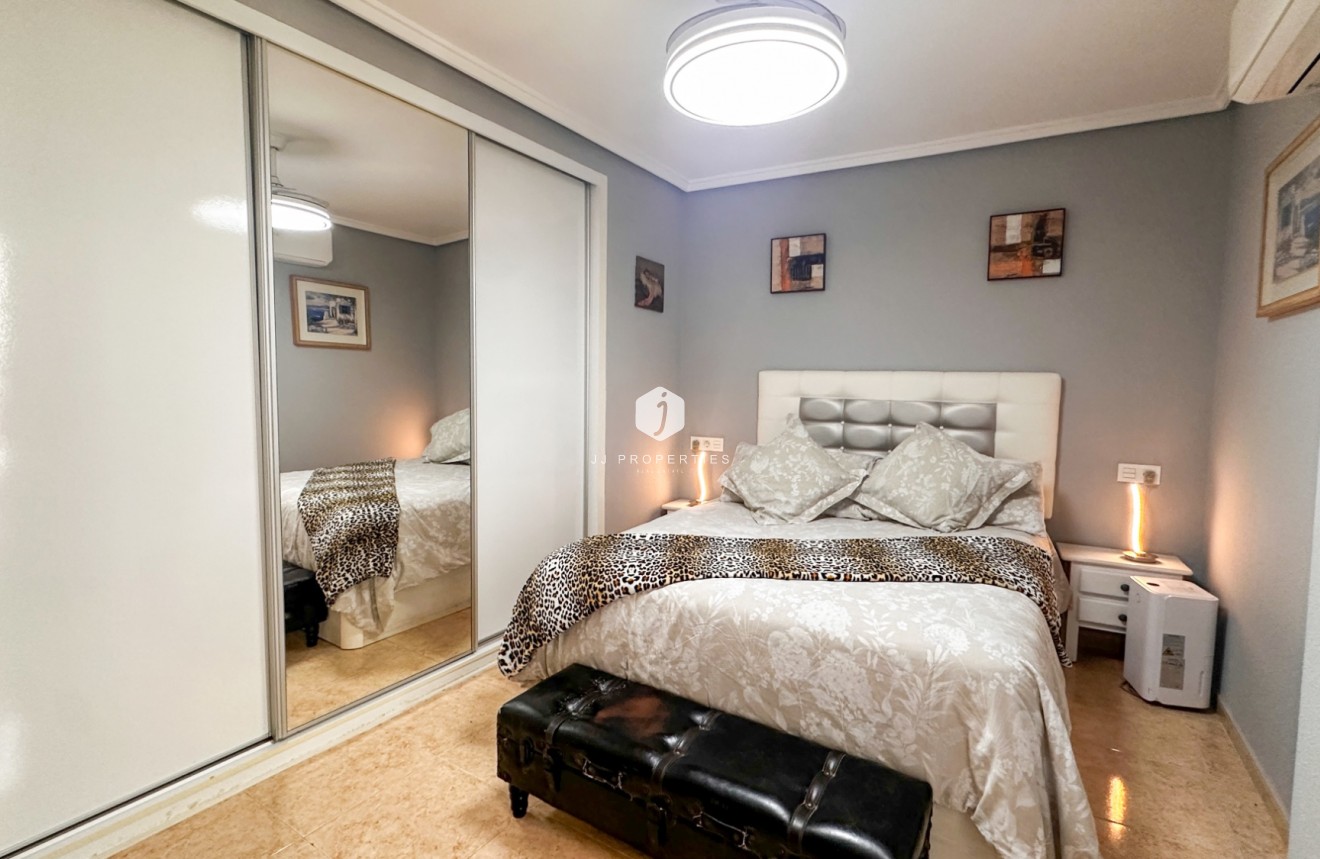 Resale - Apartment / flat -
Torrevieja - Costa Blanca