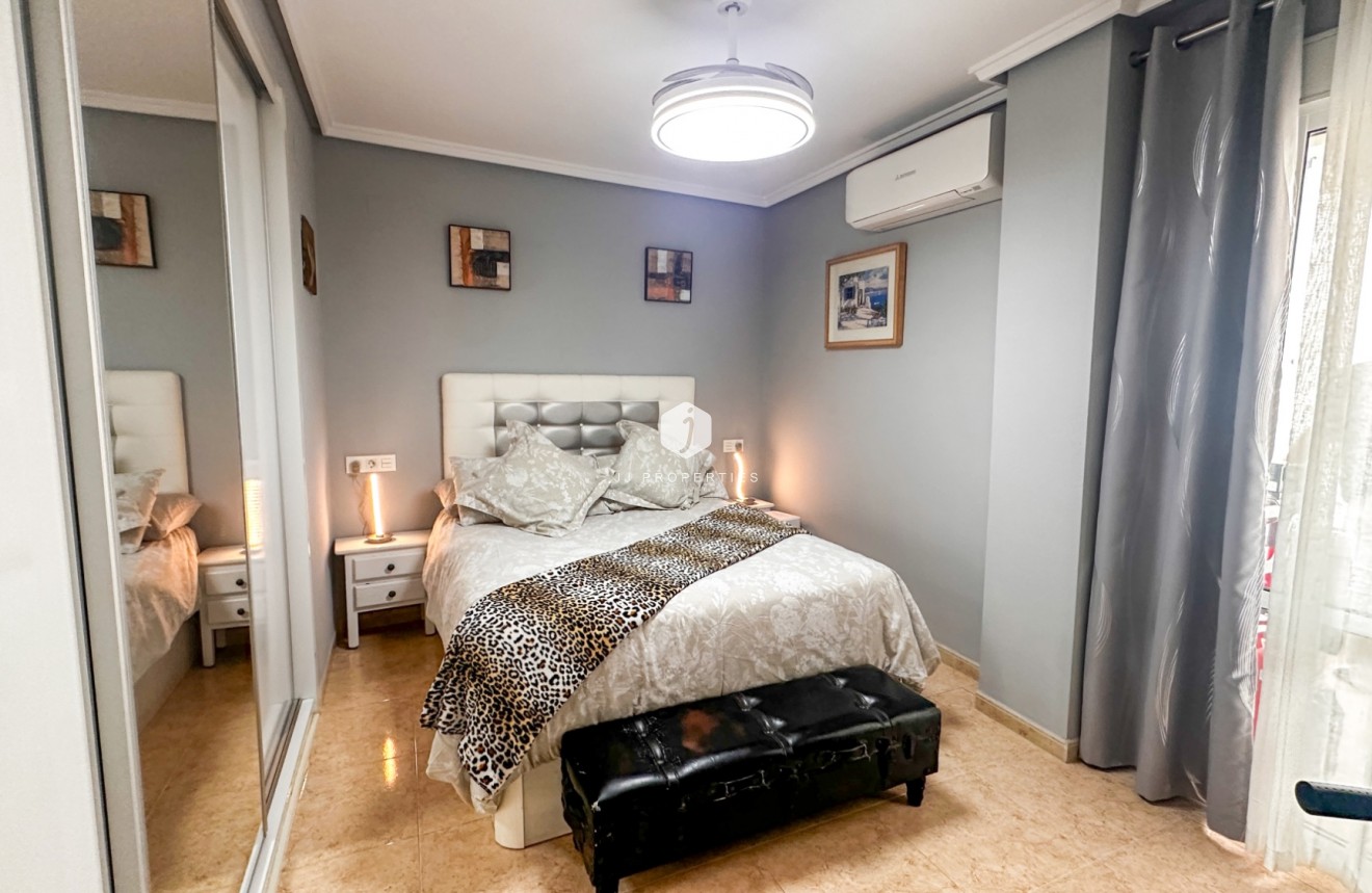 Resale - Apartment / flat -
Torrevieja - Costa Blanca