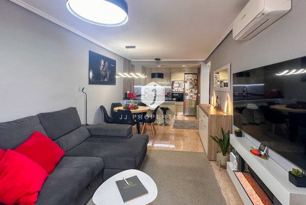Resale - Apartment / flat -
Torrevieja - Costa Blanca