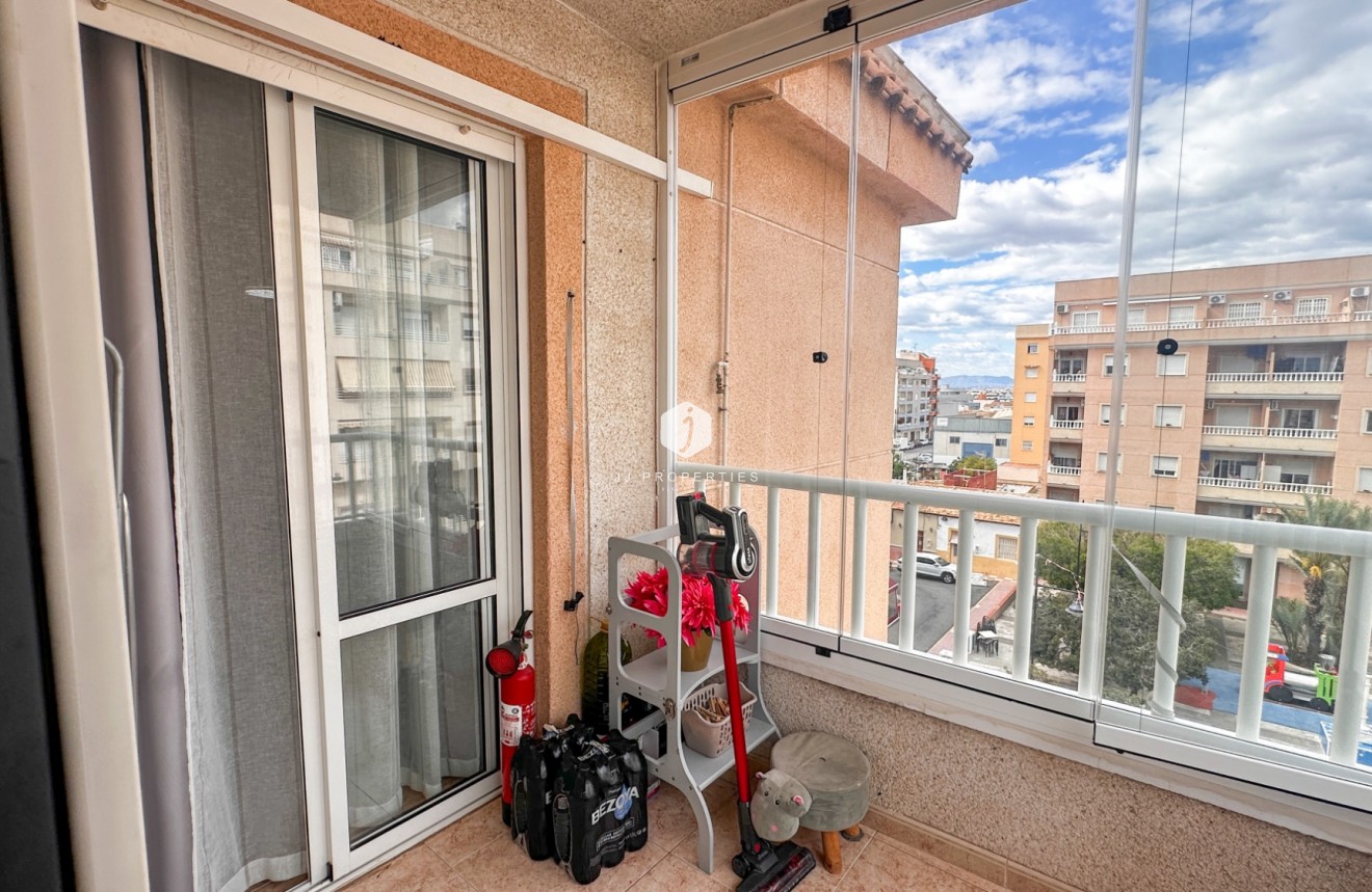 Resale - Apartment / flat -
Torrevieja - Costa Blanca