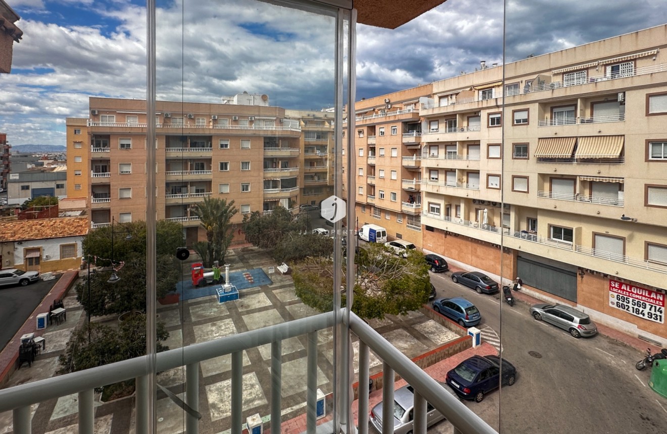 Resale - Apartment / flat -
Torrevieja - Costa Blanca