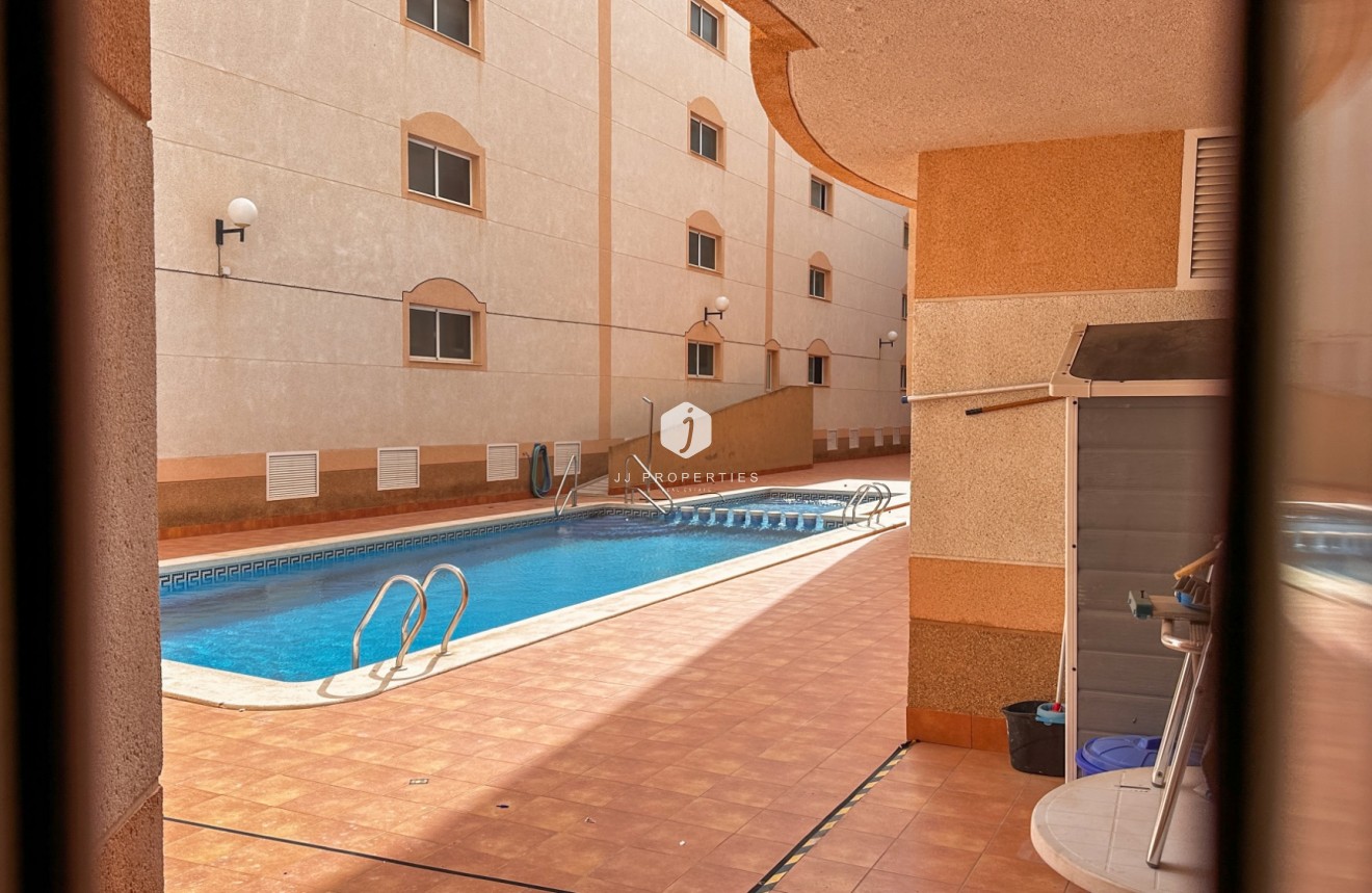 Resale - Apartment / flat -
Torrevieja - Costa Blanca