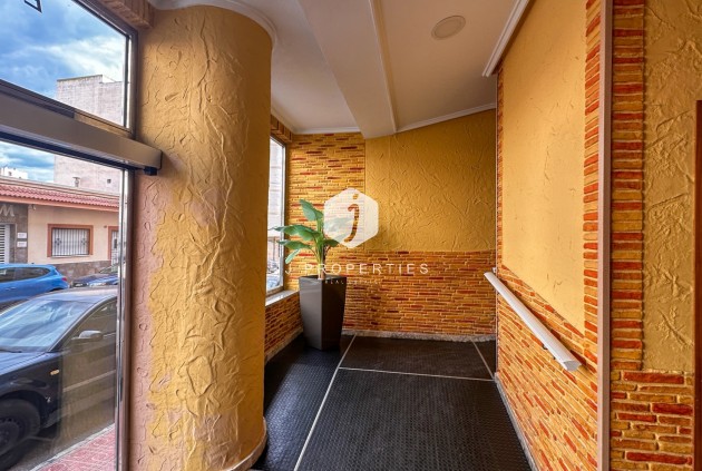 Resale - Apartment / flat -
Torrevieja - Costa Blanca