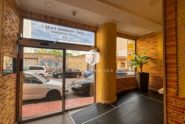 Resale - Apartment / flat -
Torrevieja - Costa Blanca