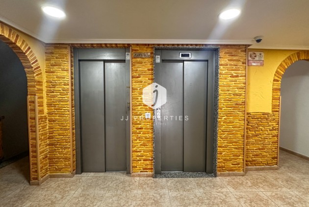 Resale - Apartment / flat -
Torrevieja - Costa Blanca