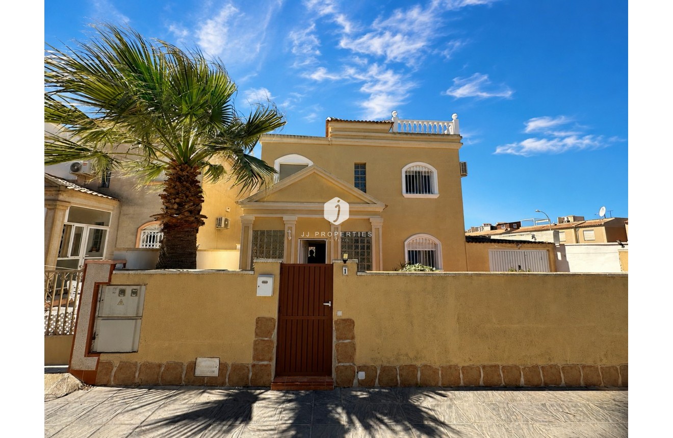 Z drugiej ręki - Villa -
Torrevieja - Costa Blanca