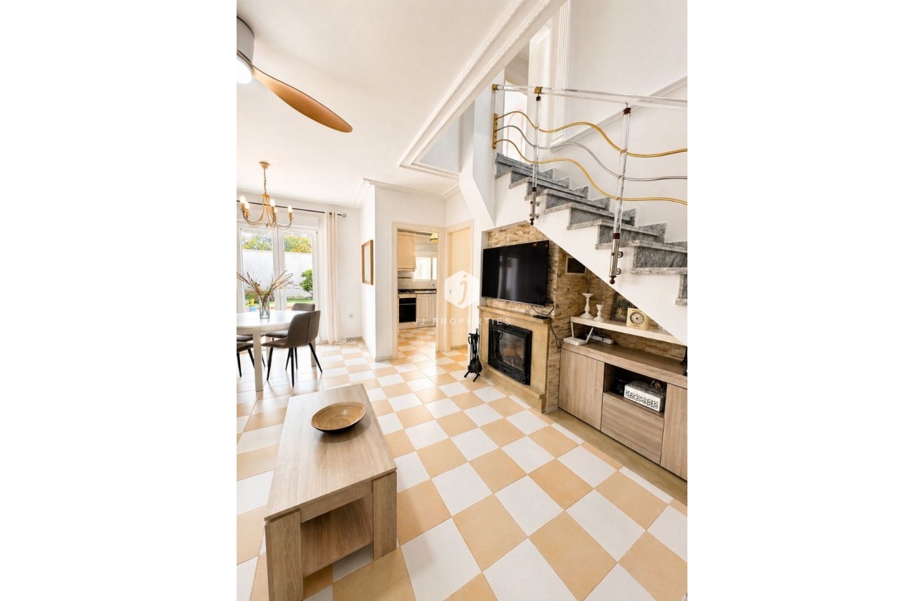 Z drugiej ręki - Villa -
Torrevieja - Costa Blanca