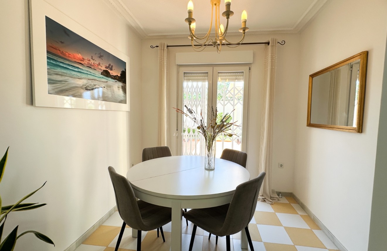 Z drugiej ręki - Villa -
Torrevieja - Costa Blanca