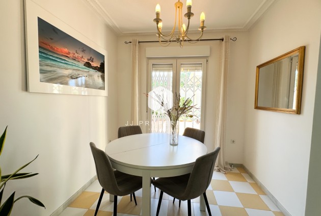 Z drugiej ręki - Villa -
Torrevieja - Costa Blanca