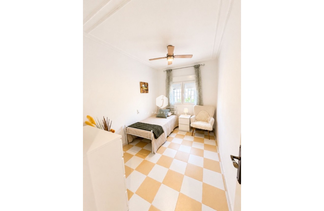Z drugiej ręki - Villa -
Torrevieja - Costa Blanca