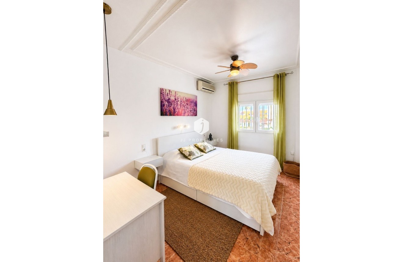Z drugiej ręki - Villa -
Torrevieja - Costa Blanca