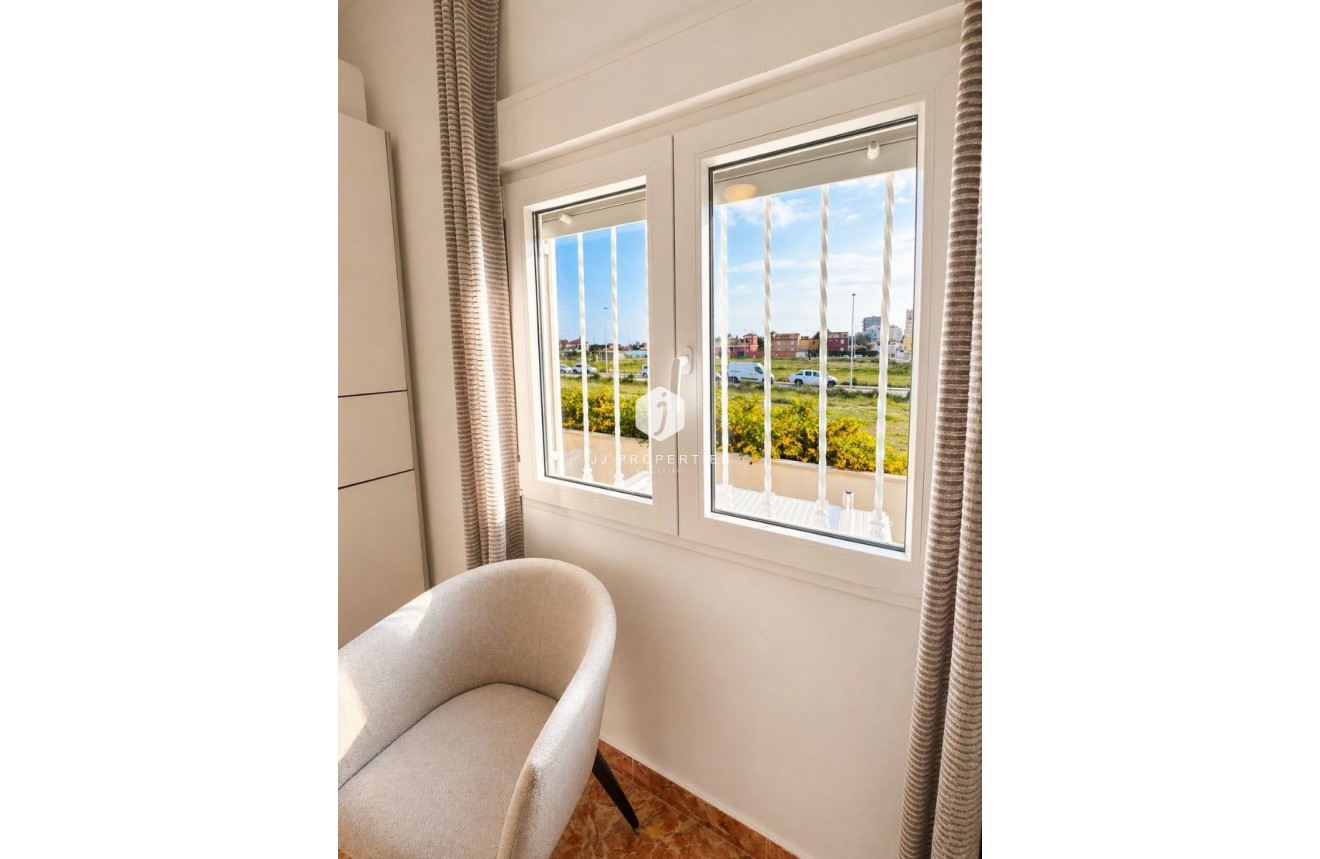 Z drugiej ręki - Villa -
Torrevieja - Costa Blanca