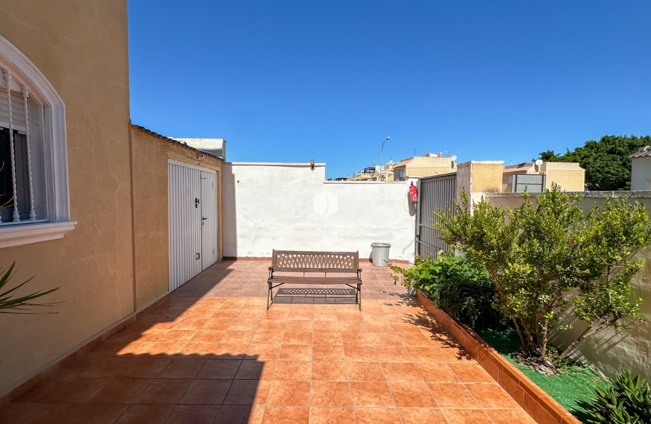 Z drugiej ręki - Villa -
Torrevieja - Costa Blanca