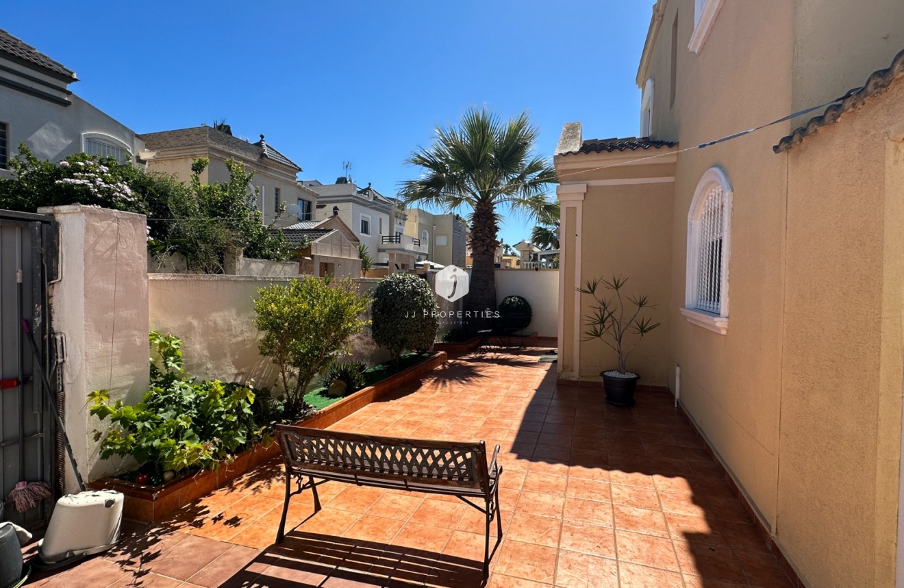 Z drugiej ręki - Villa -
Torrevieja - Costa Blanca