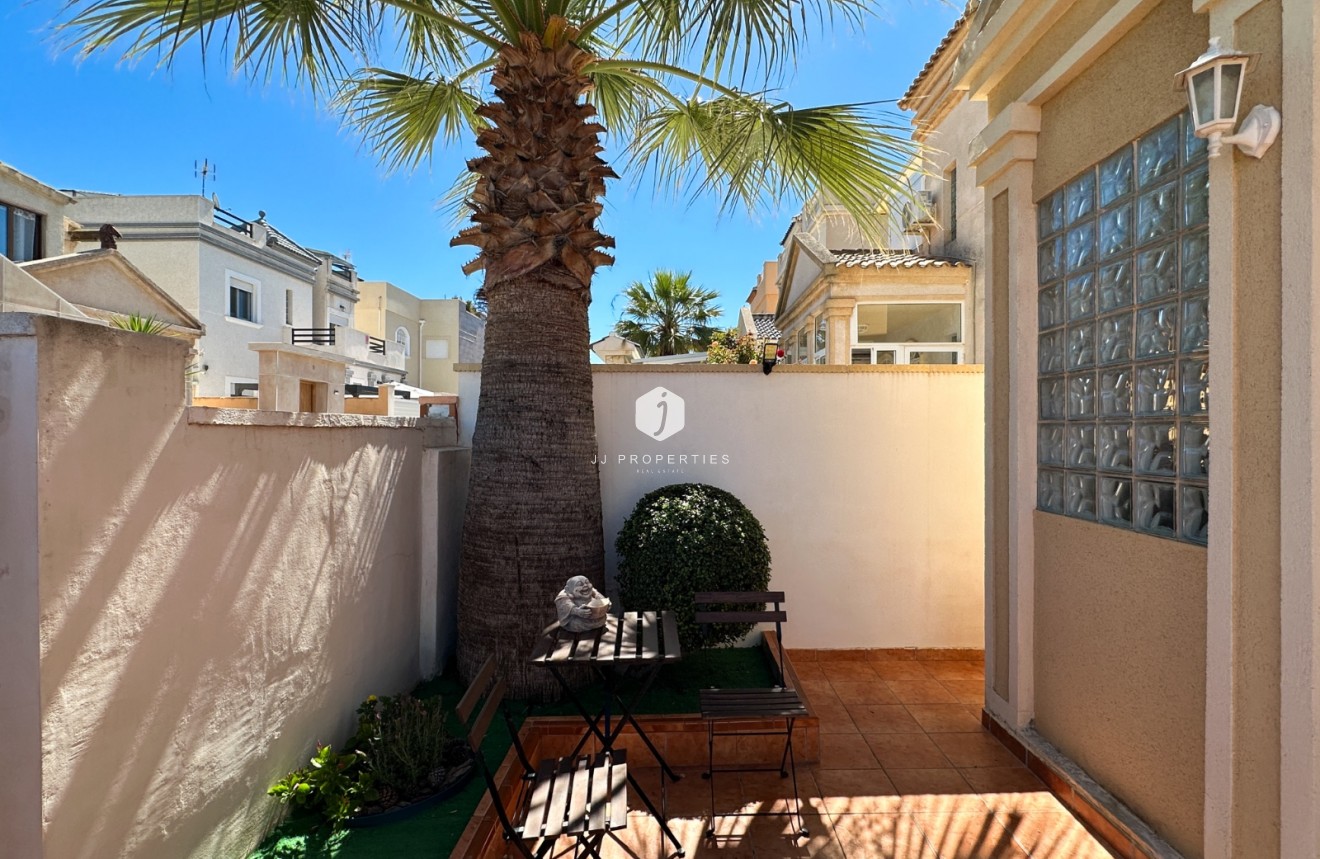 Z drugiej ręki - Villa -
Torrevieja - Costa Blanca