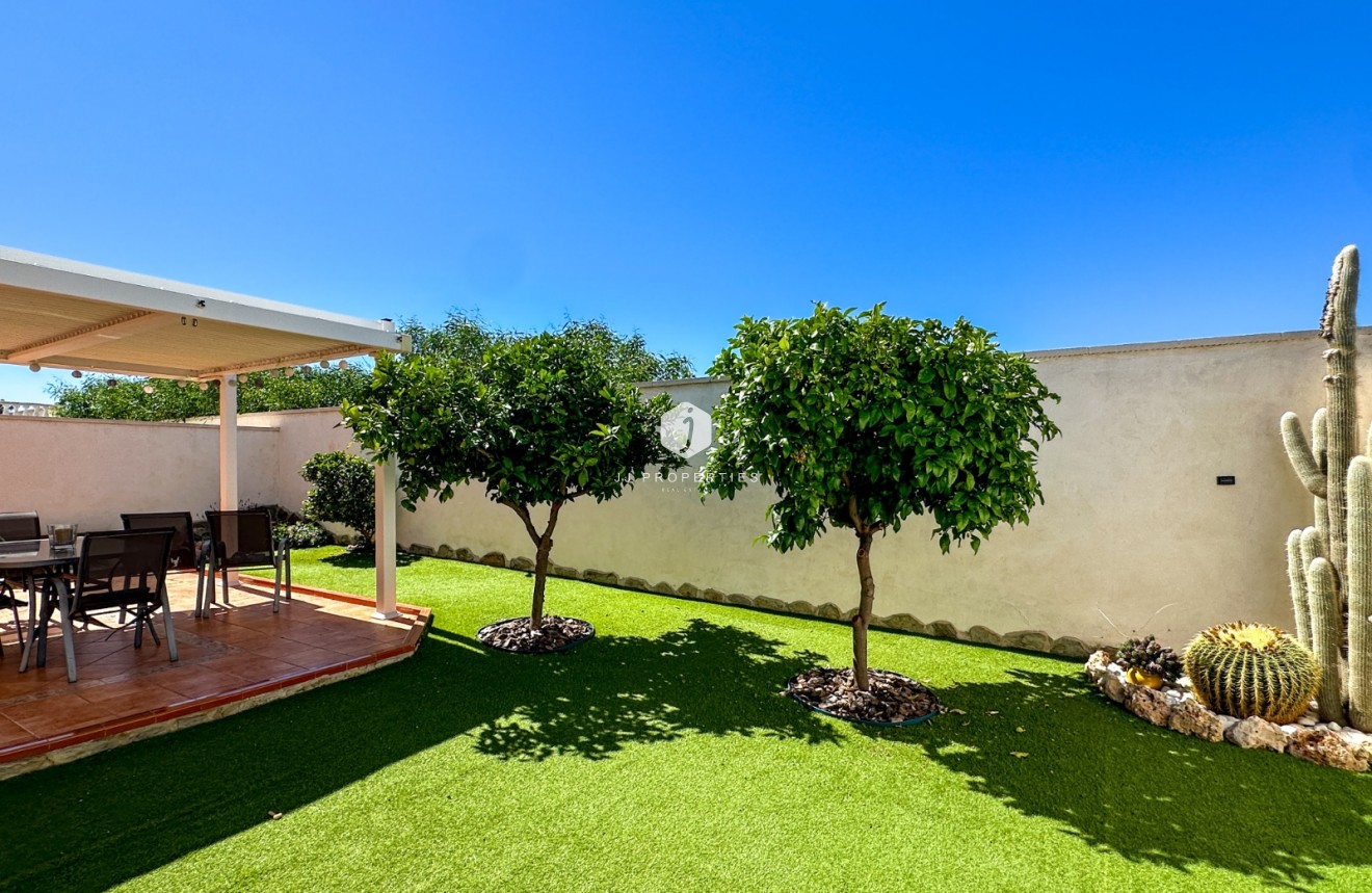 Z drugiej ręki - Villa -
Torrevieja - Costa Blanca
