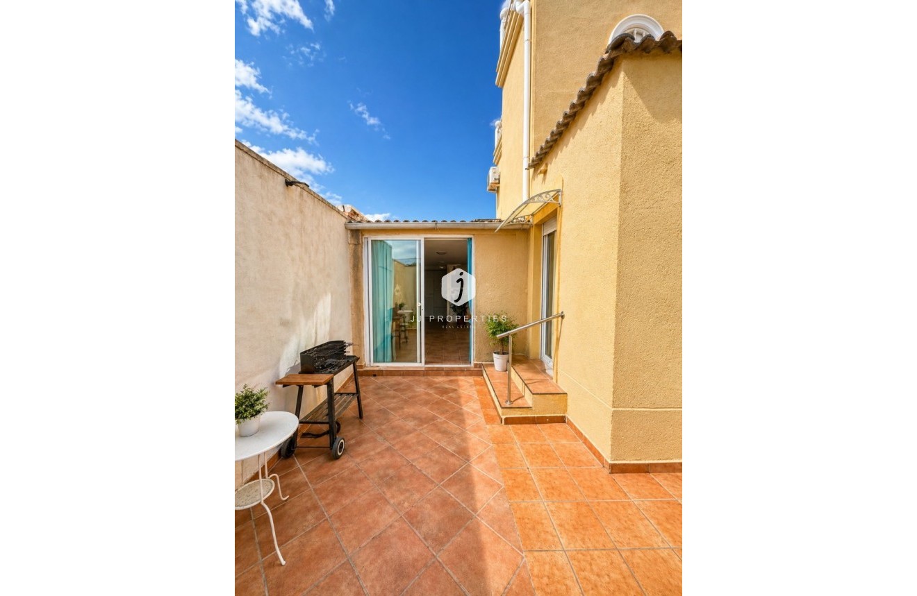 Z drugiej ręki - Villa -
Torrevieja - Costa Blanca