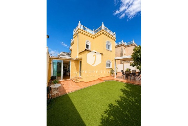 Z drugiej ręki - Villa -
Torrevieja - Costa Blanca
