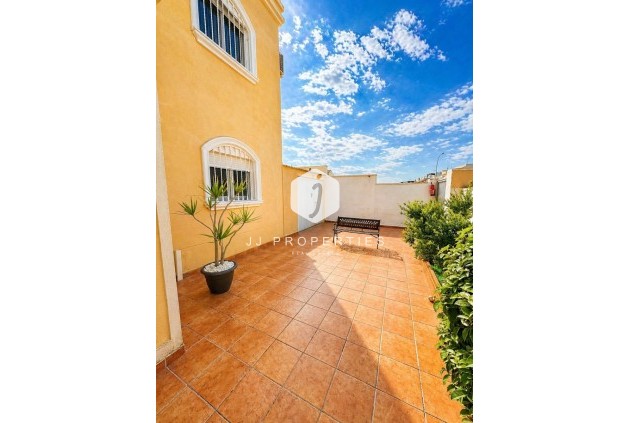 Z drugiej ręki - Villa -
Torrevieja - Costa Blanca
