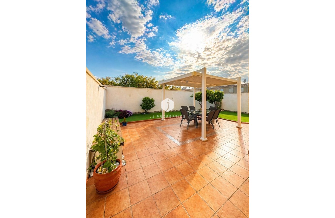 Z drugiej ręki - Villa -
Torrevieja - Costa Blanca