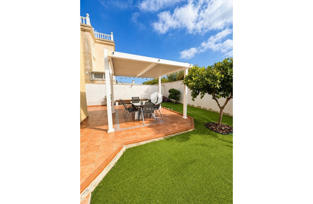 Z drugiej ręki - Villa -
Torrevieja - Costa Blanca
