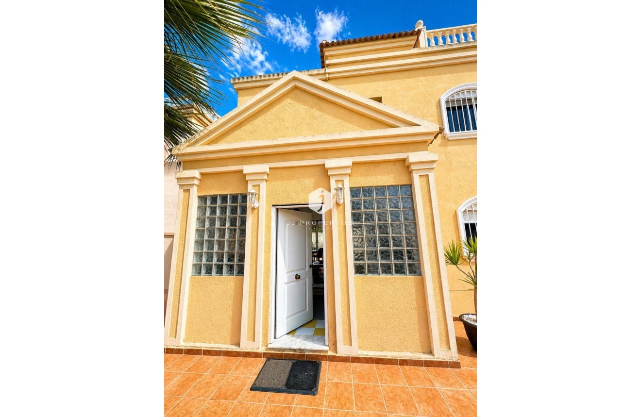 Z drugiej ręki - Villa -
Torrevieja - Costa Blanca