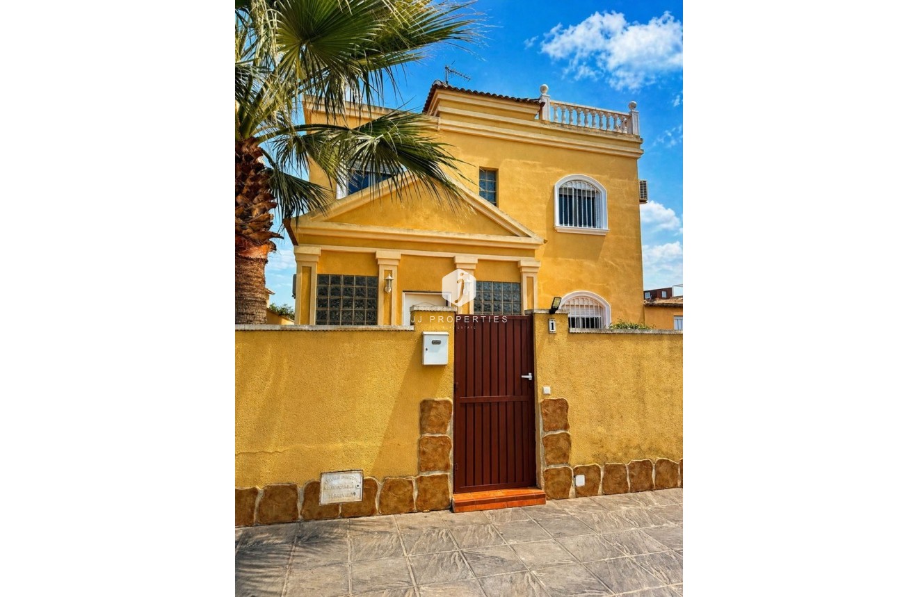 Z drugiej ręki - Villa -
Torrevieja - Costa Blanca