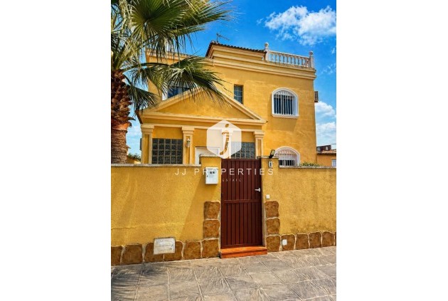 Z drugiej ręki - Villa -
Torrevieja - Costa Blanca